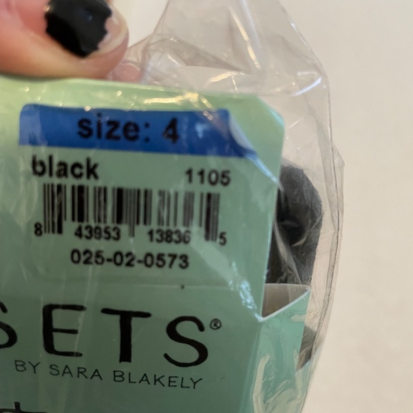 Assets By Sara Blakely - Picture 4 of 7